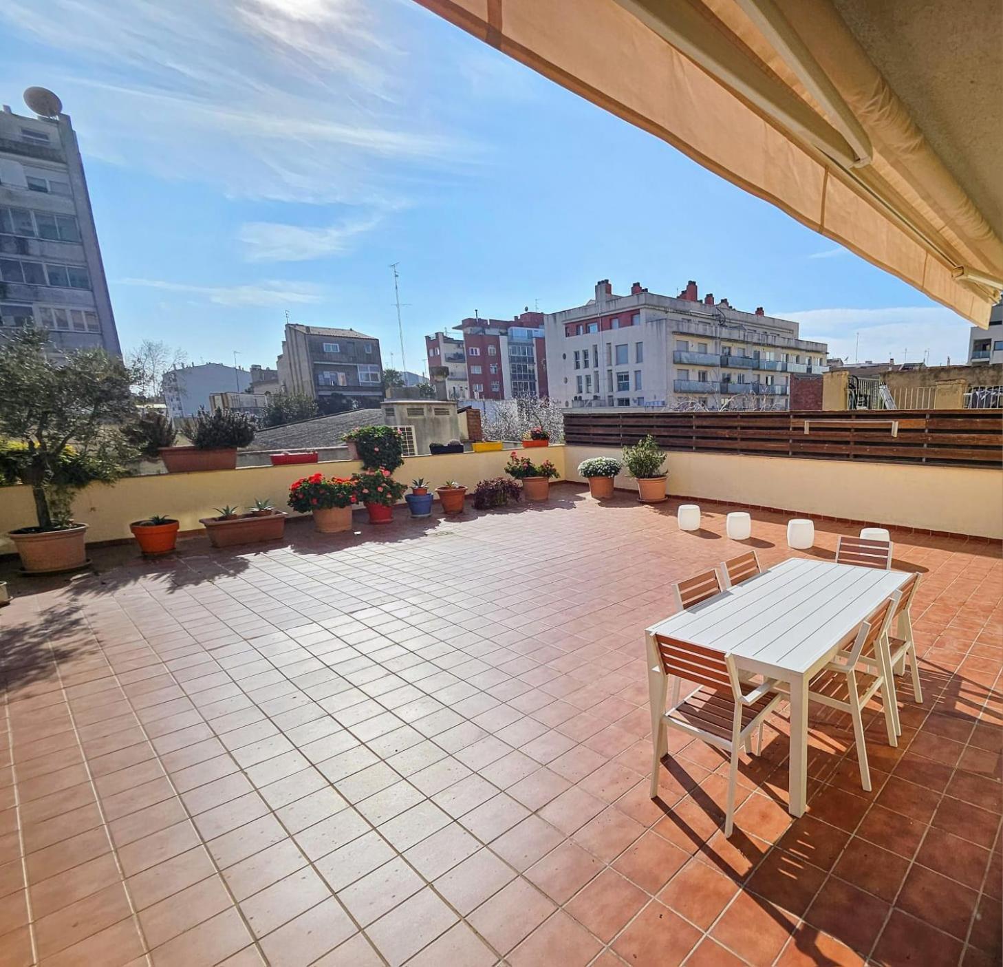 Apartamento Vilallonga Фигерас Екстериор снимка