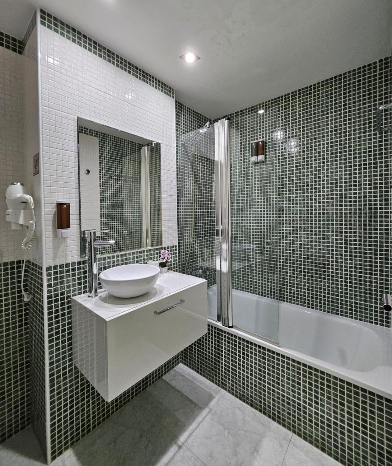 Apartamento Vilallonga Фигерас Екстериор снимка